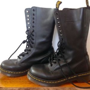 Doc Martens triumph boot